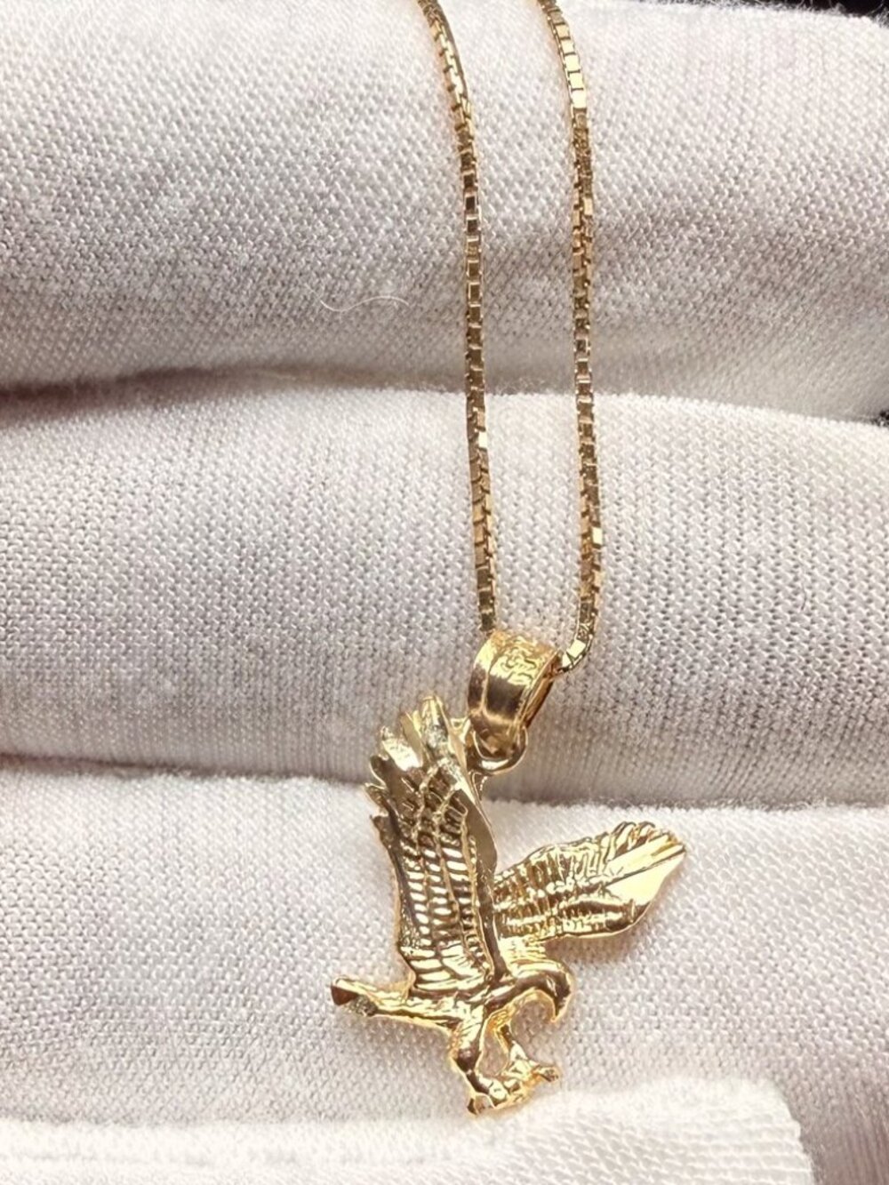 14K Yellow Gold Eagle Pendant With 0.8mm Box Chain - 24 inch
